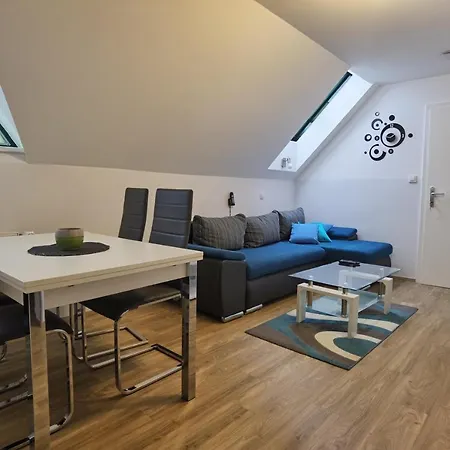 招待所 902 Crnivec 3*