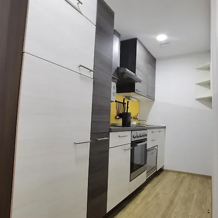 Konukevi 902 Crnivec 3*